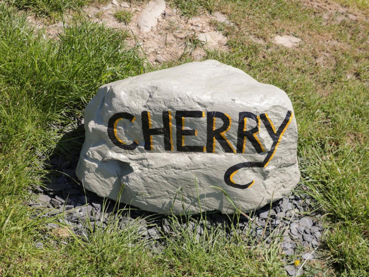 Cherry Ulverston Esterno foto